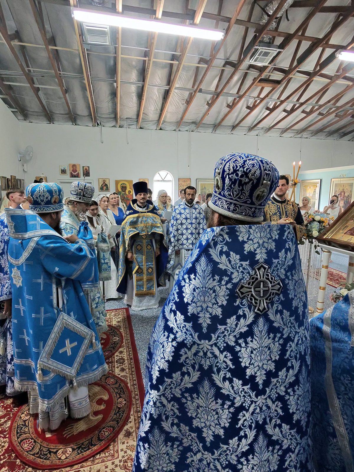 Престольный праздник Почаевской обители во Флориде: митрополит Николай возглавил Литургию, братия строит храм